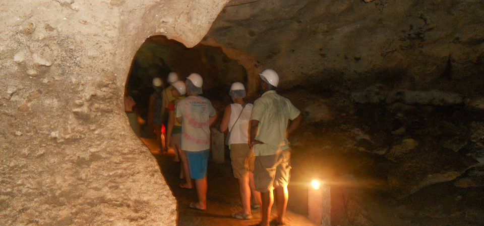 Green-Grotto-Caves-Tour-03